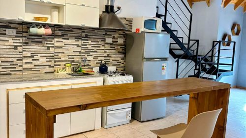 Cocina completamente equipada en nuestros Departamentos en Esquel, Chubut