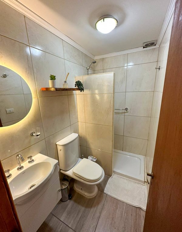 Baño moderno de uno de nuestros departamentos en Esquel