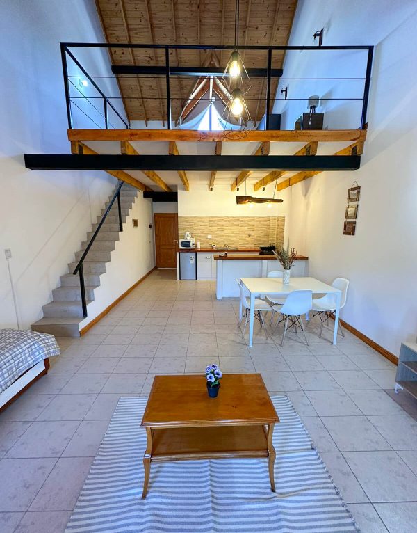 Departamento tipo loft en Esquel con estilo de montaña para alquiler temporario