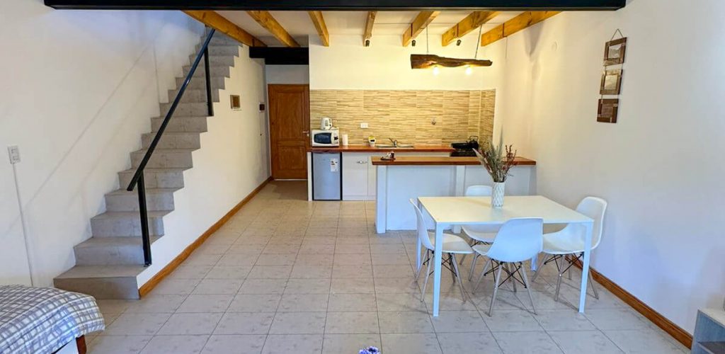 Departamento tipo loft en Esquel con estilo de montaña para alquiler temporario