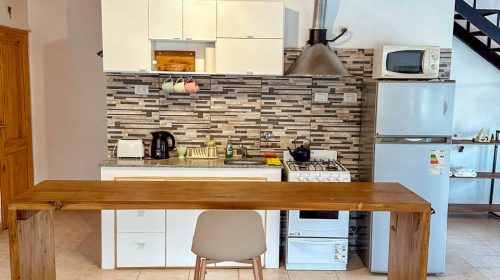 Cocina equipada en nuestros departamentos en Esquel, Chubut