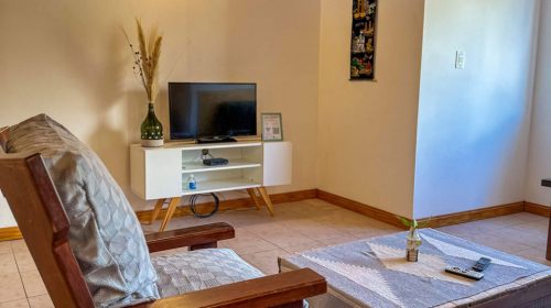 Living de departamento en Esquel para tres personas